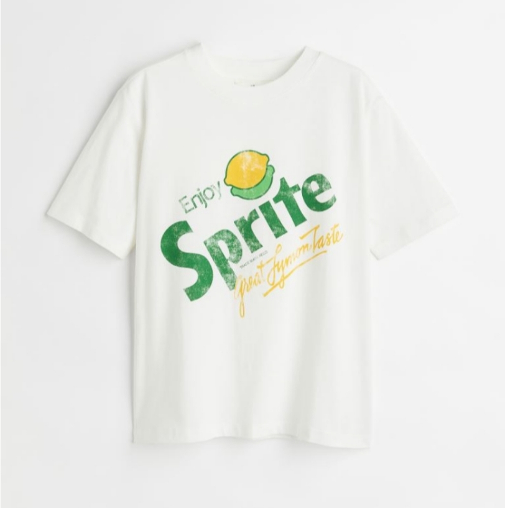 H&M T-shirt with Motif in 'Cream/Sprite', Size XL